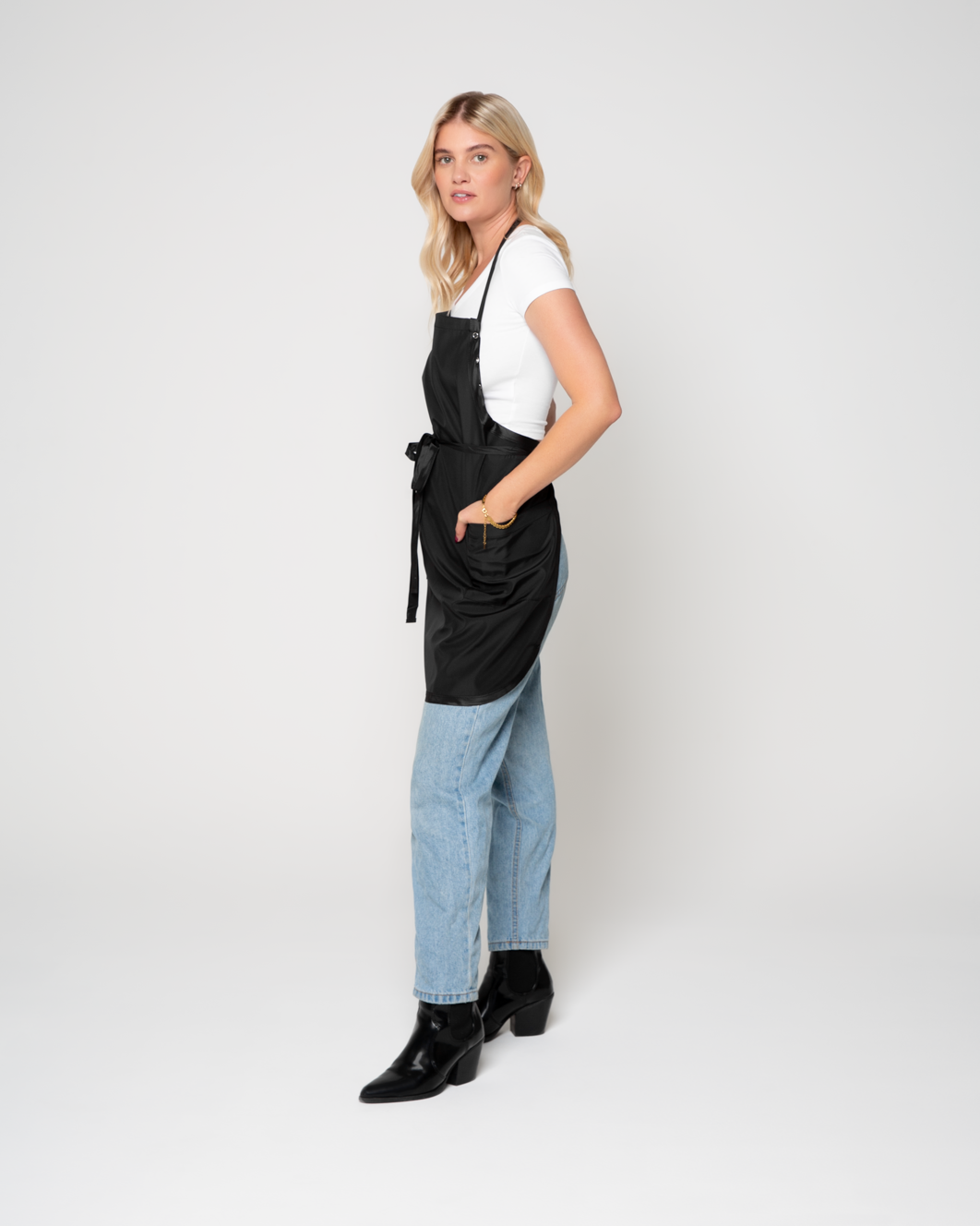 GnM Black Premium Unisex Chemical Stylist Apron
