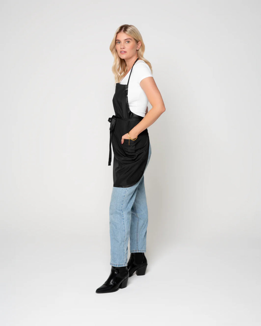 GnM Black Premium Unisex Chemical Stylist Apron