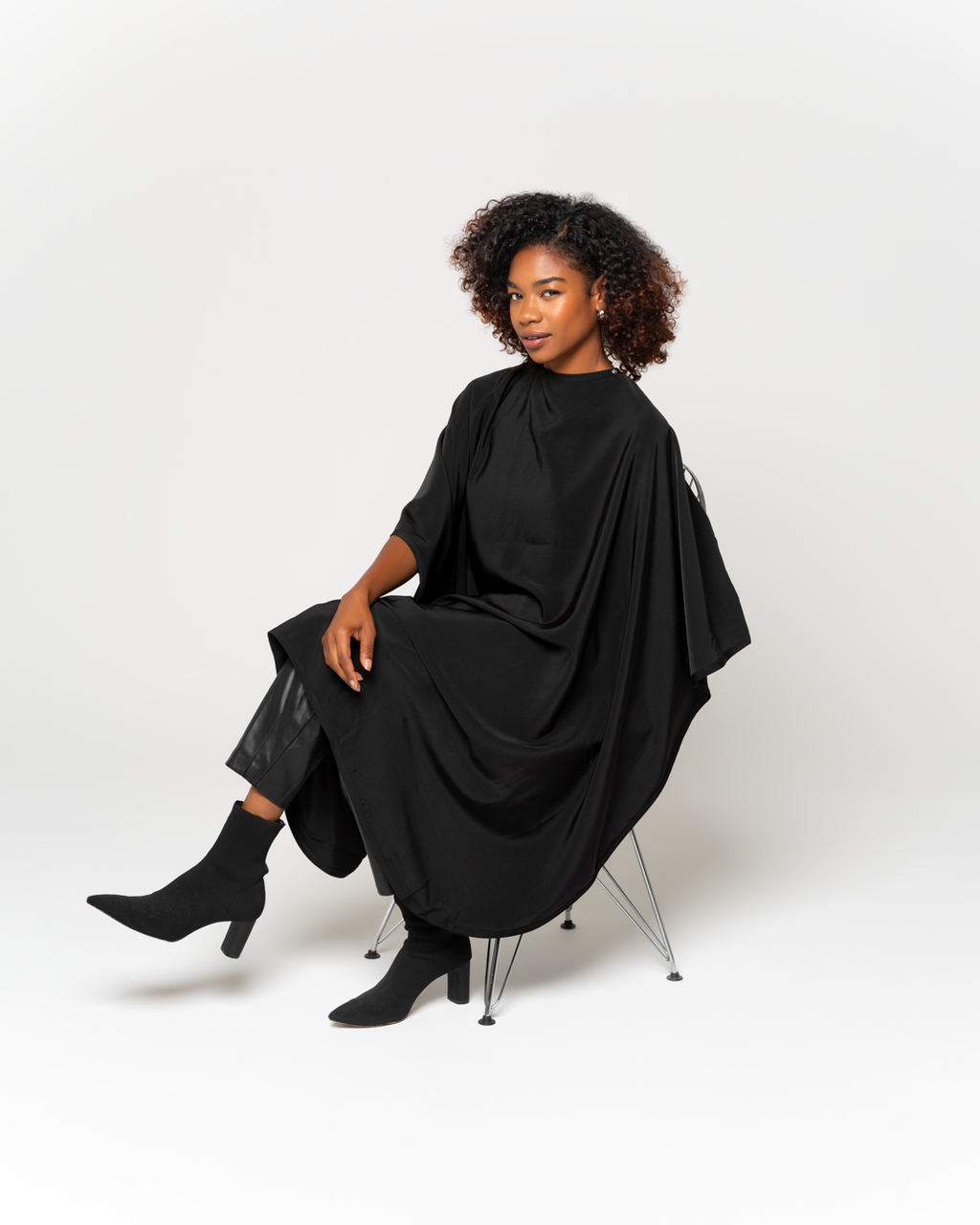 GnM Black Premium Peachskin Cutting Cape